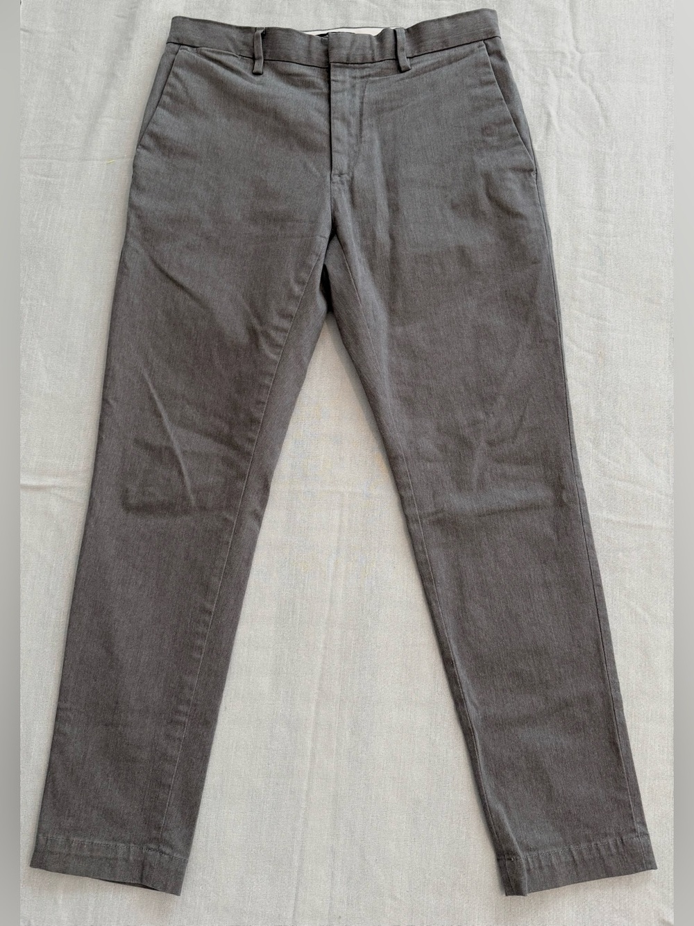 Banana Republic Men's Charcoal Mason Athletic Tapered Fit Chino Pants - Picture 1 of 10
